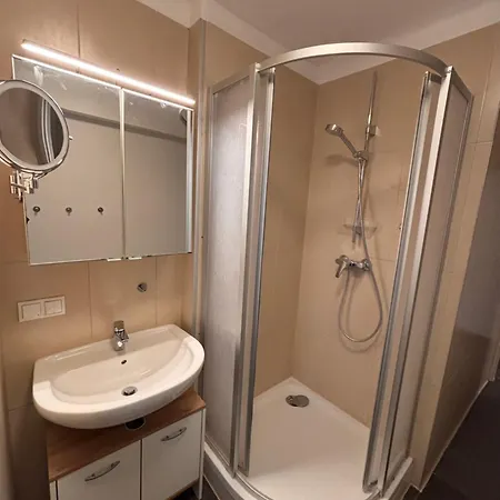 Apartman Cozy With Garden In Free Parking