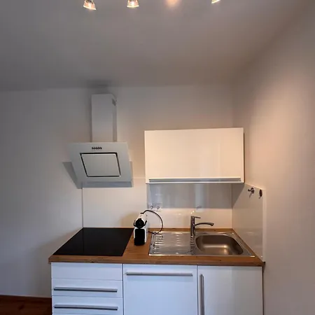 Apartman Cozy With Garden In Free Parking