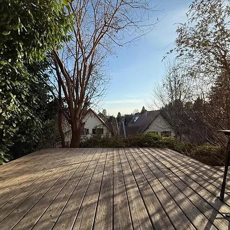 Cozy With Garden In Free Parking Apartament *