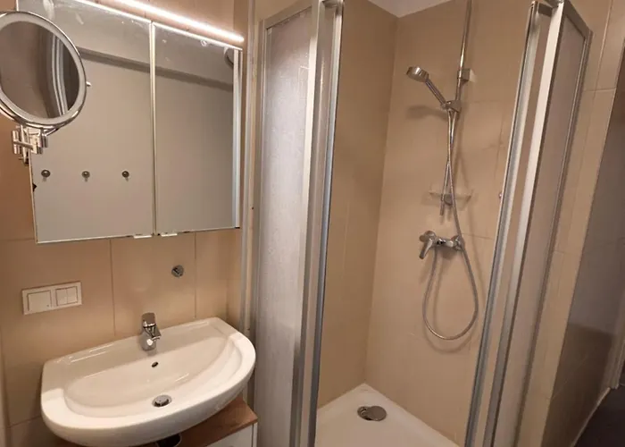 公寓 Cozy With Garden In Free Parking