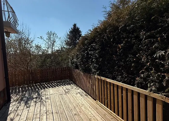 公寓 Cozy With Garden In Free Parking